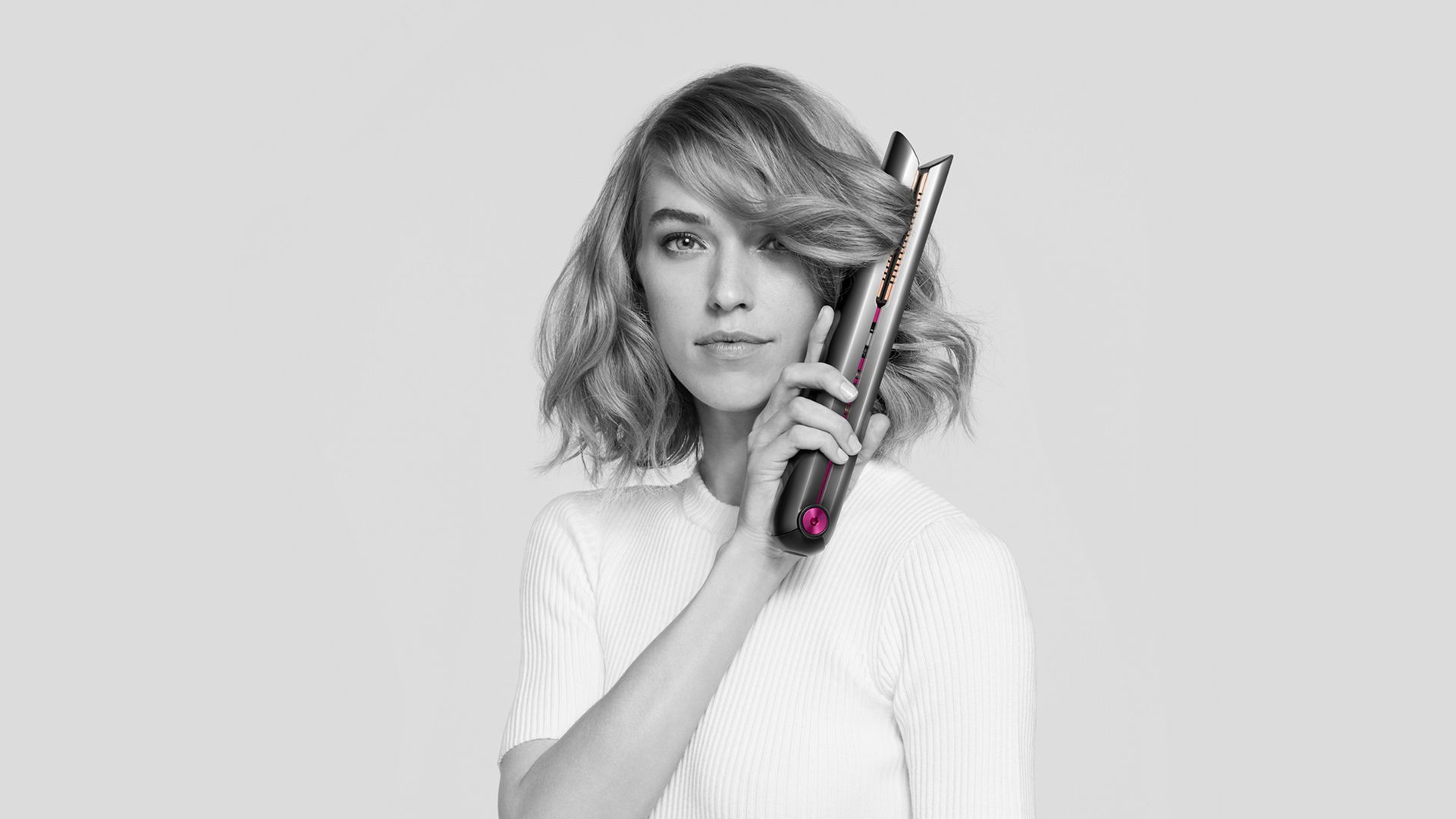 Dyson Corrale™ straightener with Dyson-designed styling set